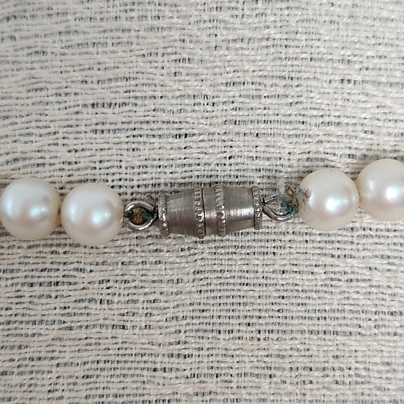 Vintage Majorica Pearl Necklace - Picture 4 of 7